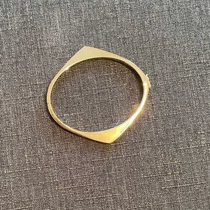 Madewell Vintage Hinge Bangle in Shiny Gold